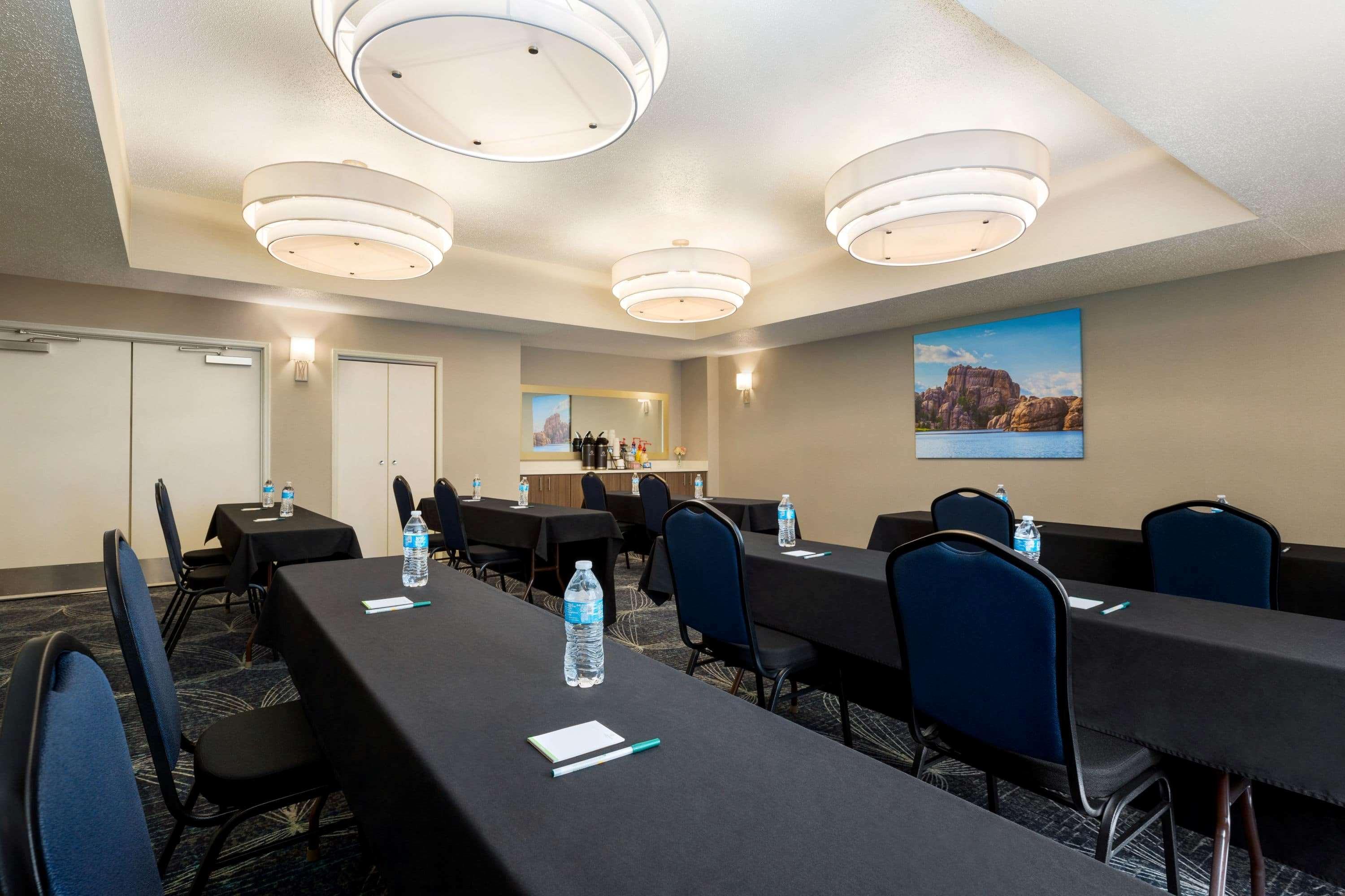 La Quinta Inn And Suites By Wyndham At Watiki Waterpark Rapid City Luaran gambar