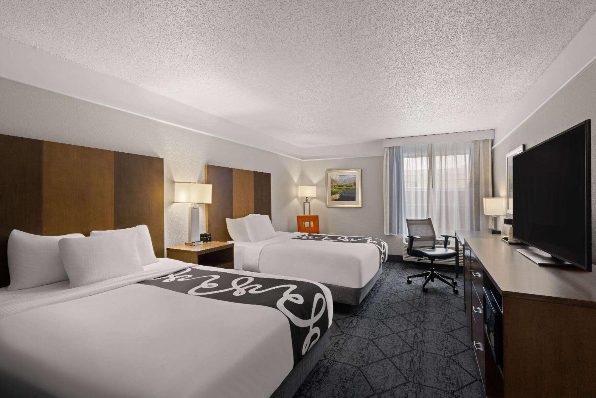 La Quinta Inn And Suites By Wyndham At Watiki Waterpark Rapid City Luaran gambar