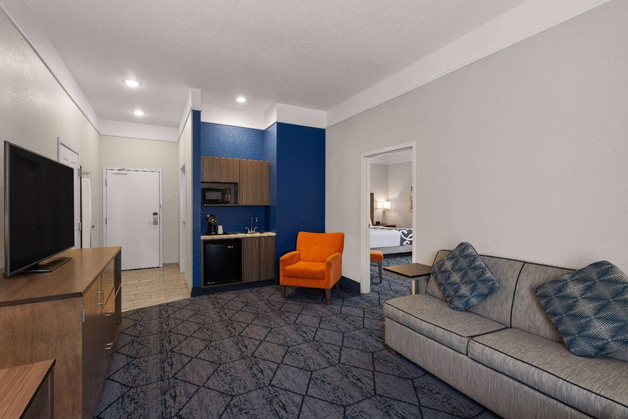 La Quinta Inn And Suites By Wyndham At Watiki Waterpark Rapid City Luaran gambar