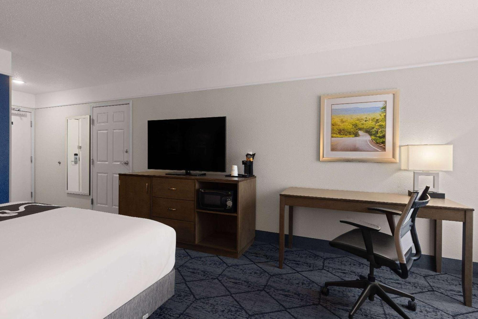 La Quinta Inn And Suites By Wyndham At Watiki Waterpark Rapid City Luaran gambar