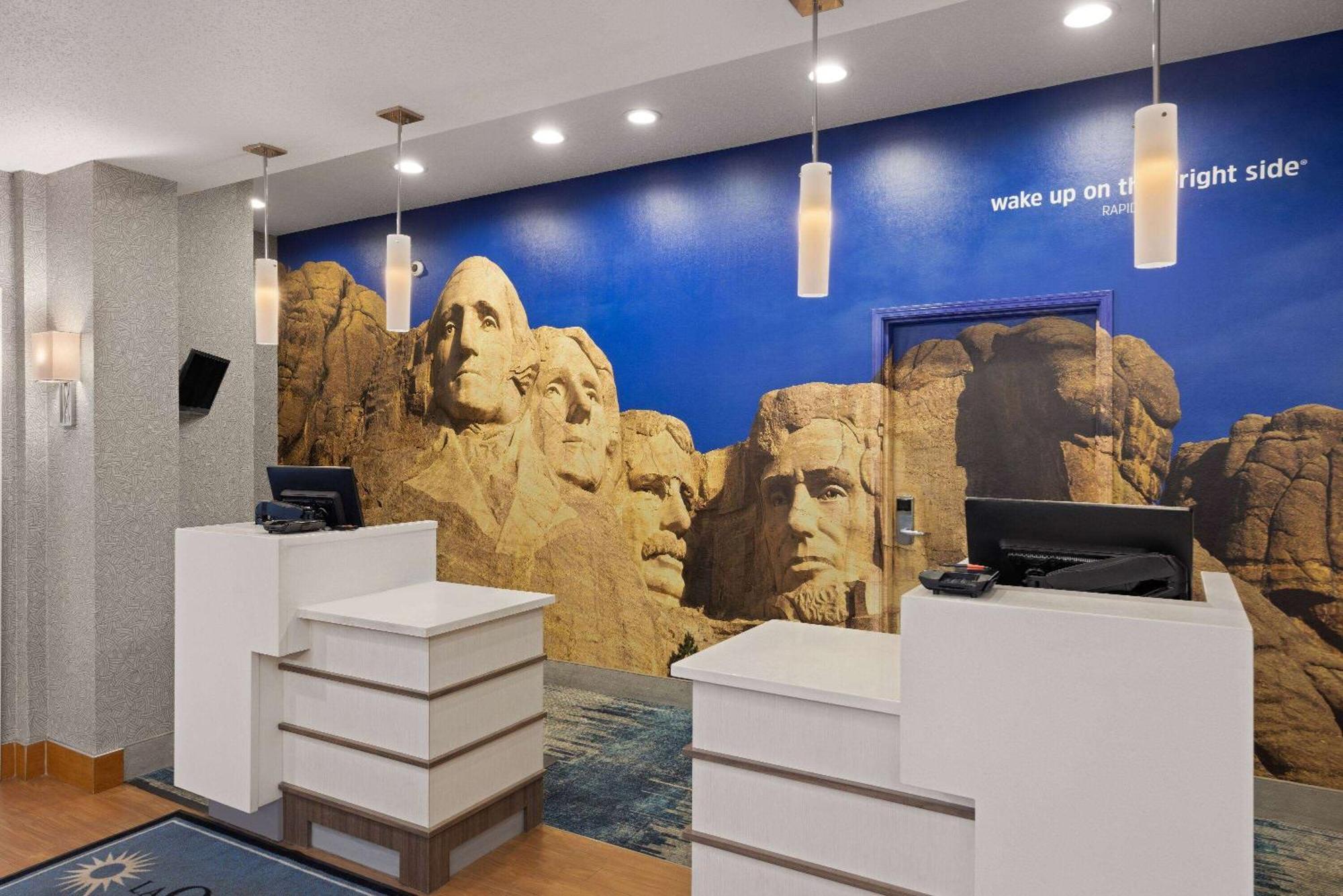 La Quinta Inn And Suites By Wyndham At Watiki Waterpark Rapid City Luaran gambar