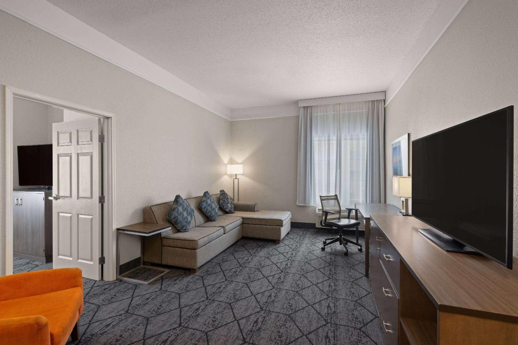 La Quinta Inn And Suites By Wyndham At Watiki Waterpark Rapid City Luaran gambar