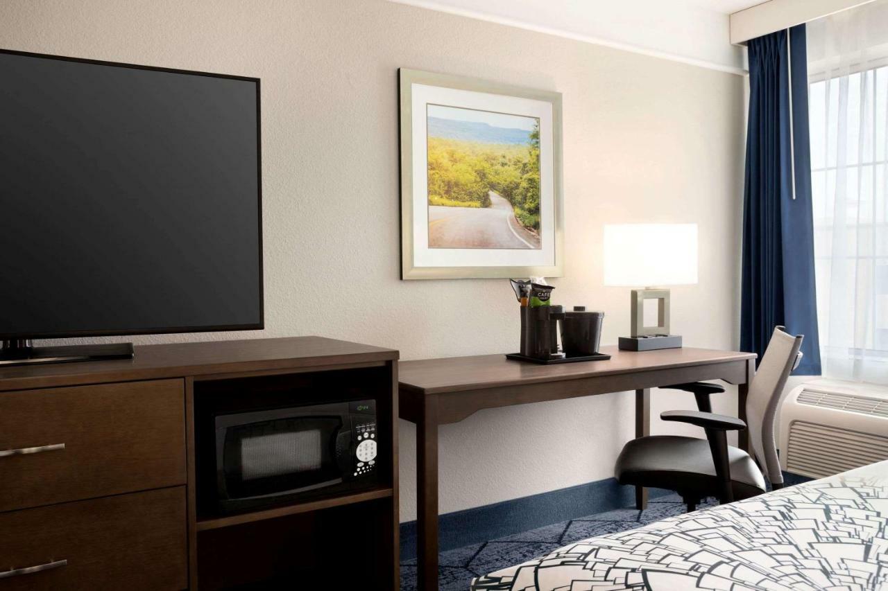 La Quinta Inn And Suites By Wyndham At Watiki Waterpark Rapid City Luaran gambar
